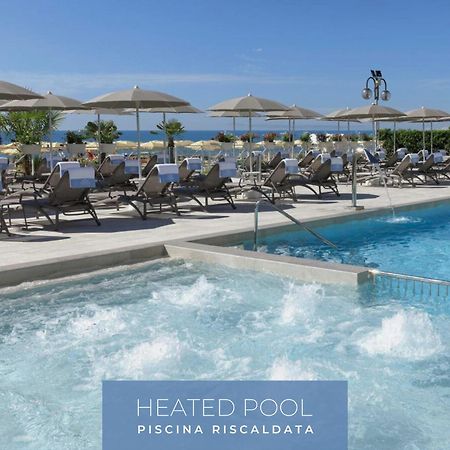 Hotel Cavalieri Palace & Suites Лідо-ді-Єзоло Екстер'єр фото