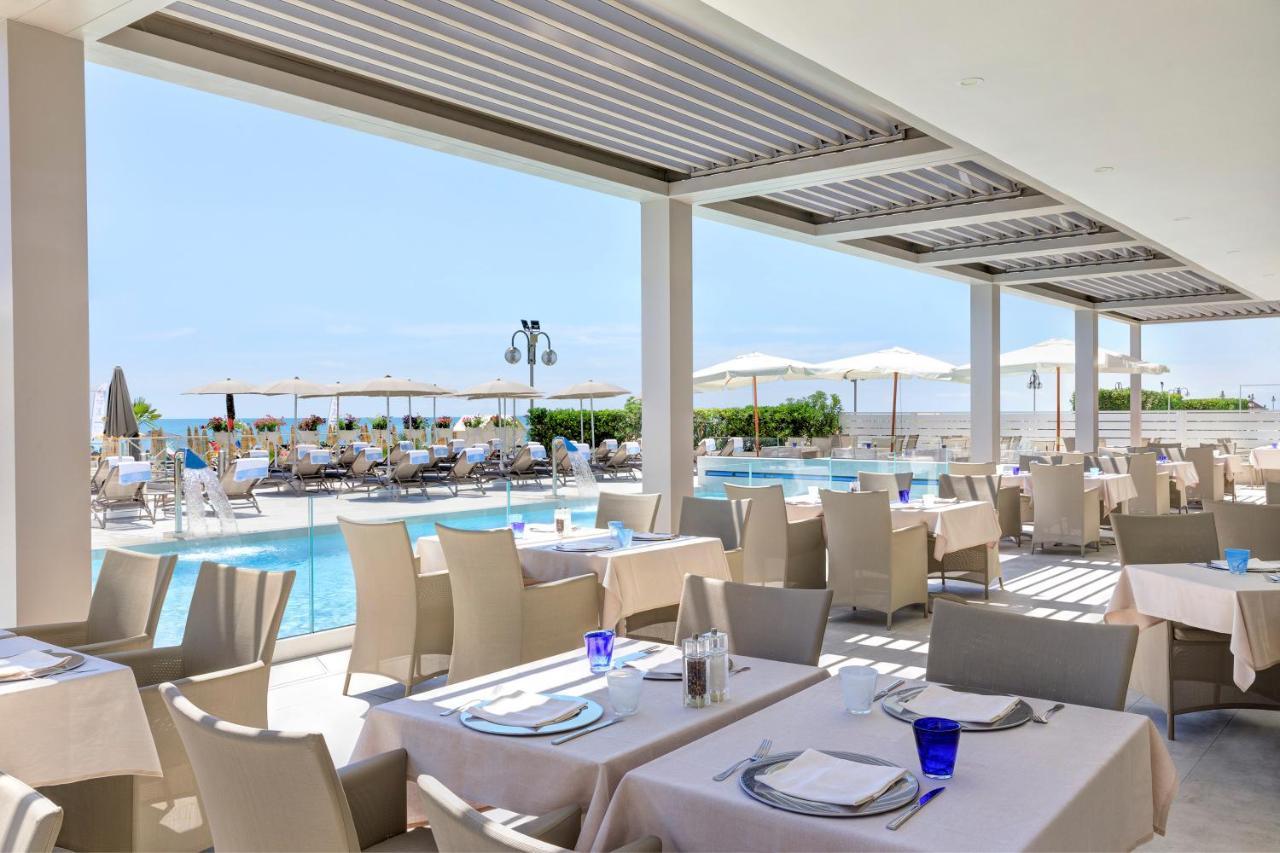 Hotel Cavalieri Palace & Suites Лідо-ді-Єзоло Екстер'єр фото