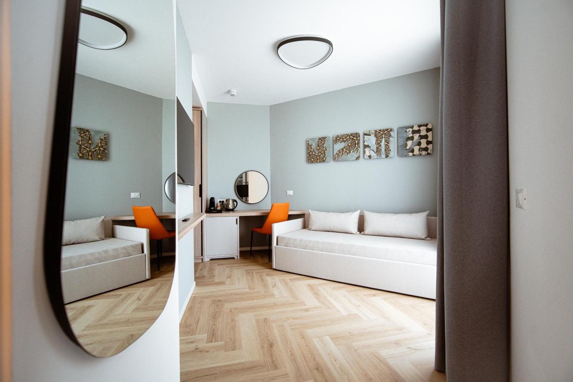 Hotel Cavalieri Palace & Suites Лідо-ді-Єзоло Екстер'єр фото