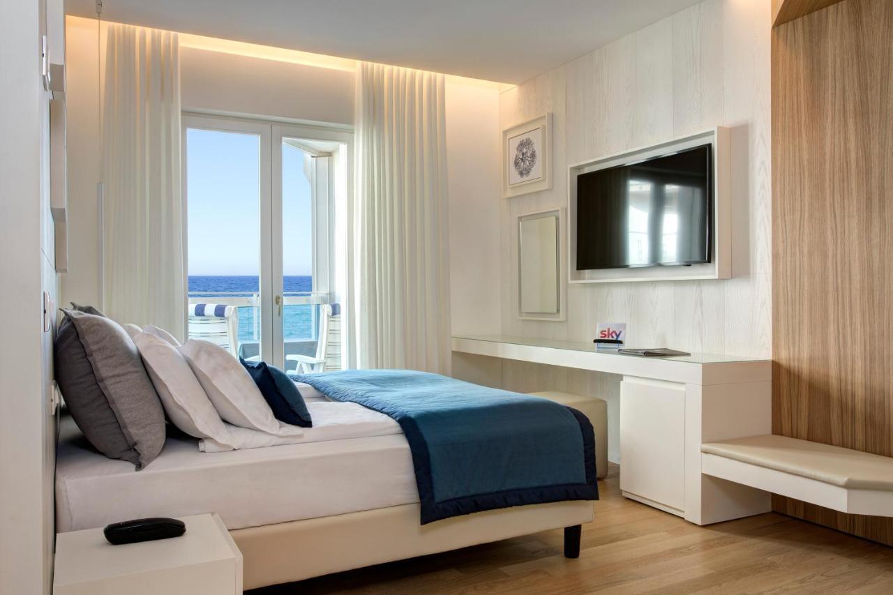 Hotel Cavalieri Palace & Suites Лідо-ді-Єзоло Екстер'єр фото